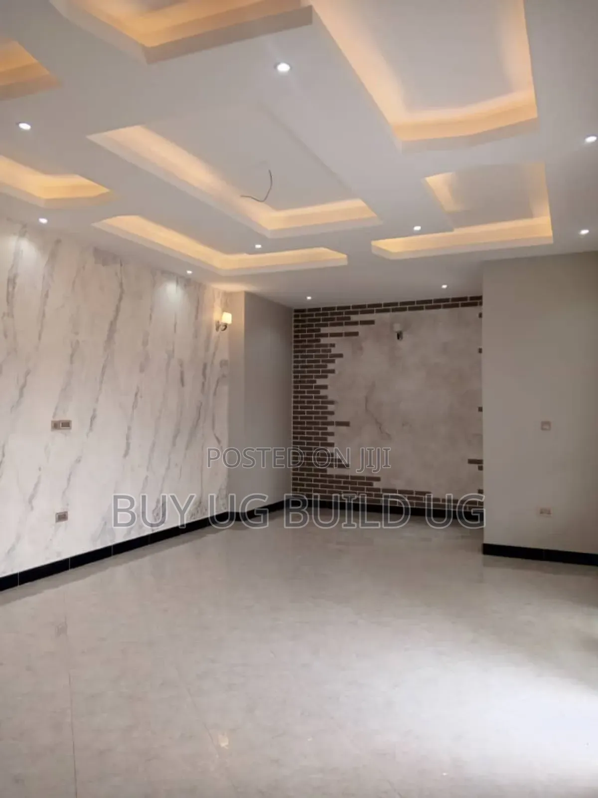 6bdrm Duplex in Kasangati Nangabo, Division B for sale