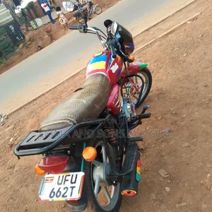 Bajaj Boxer 125 2023 Red