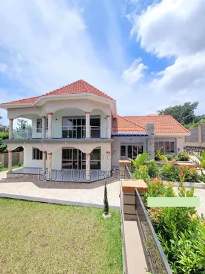 6bdrm Mansion in Kitende Entebbe Road, Division B for sale