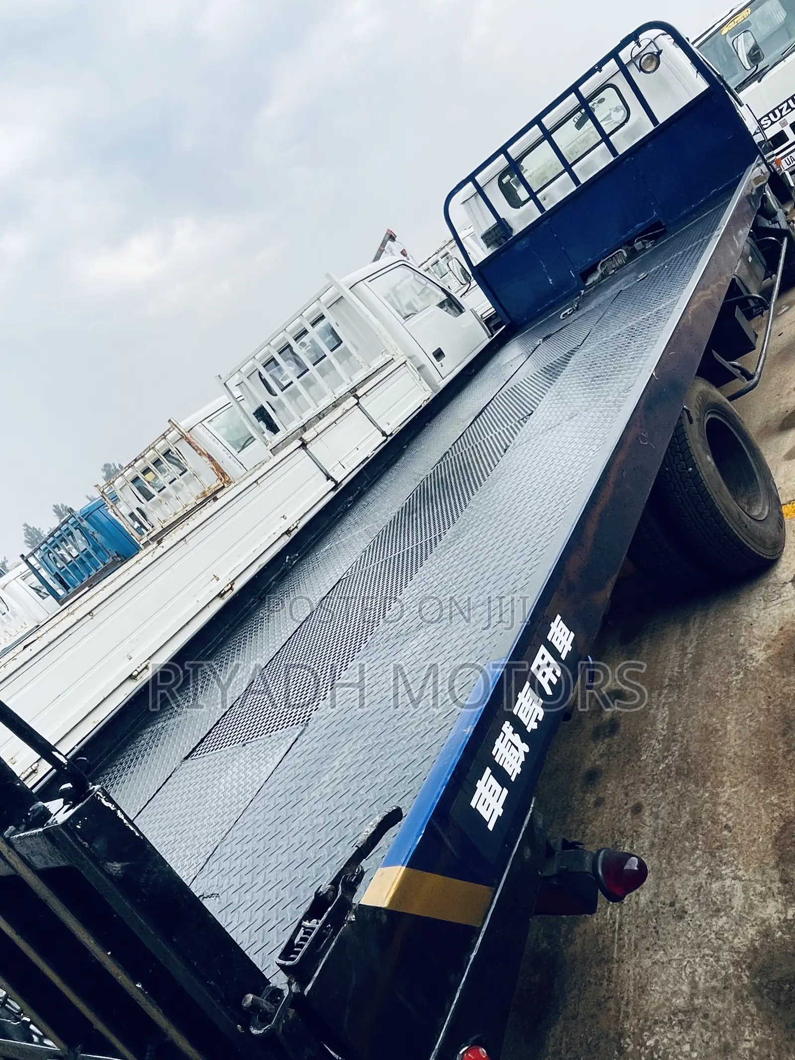 Canter Car Carrier Big Head