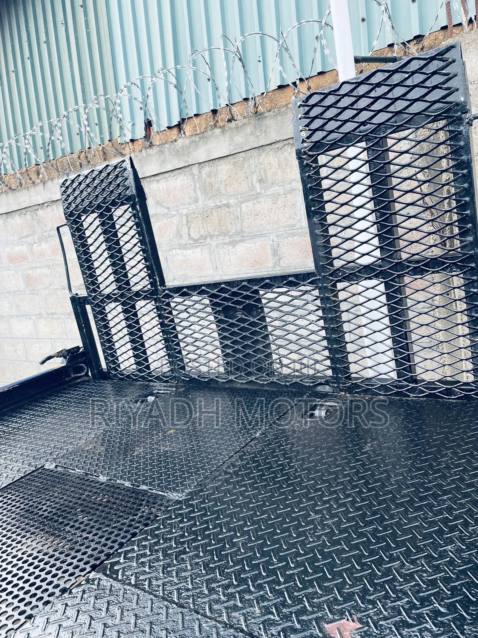 Canter Car Carrier Big Head