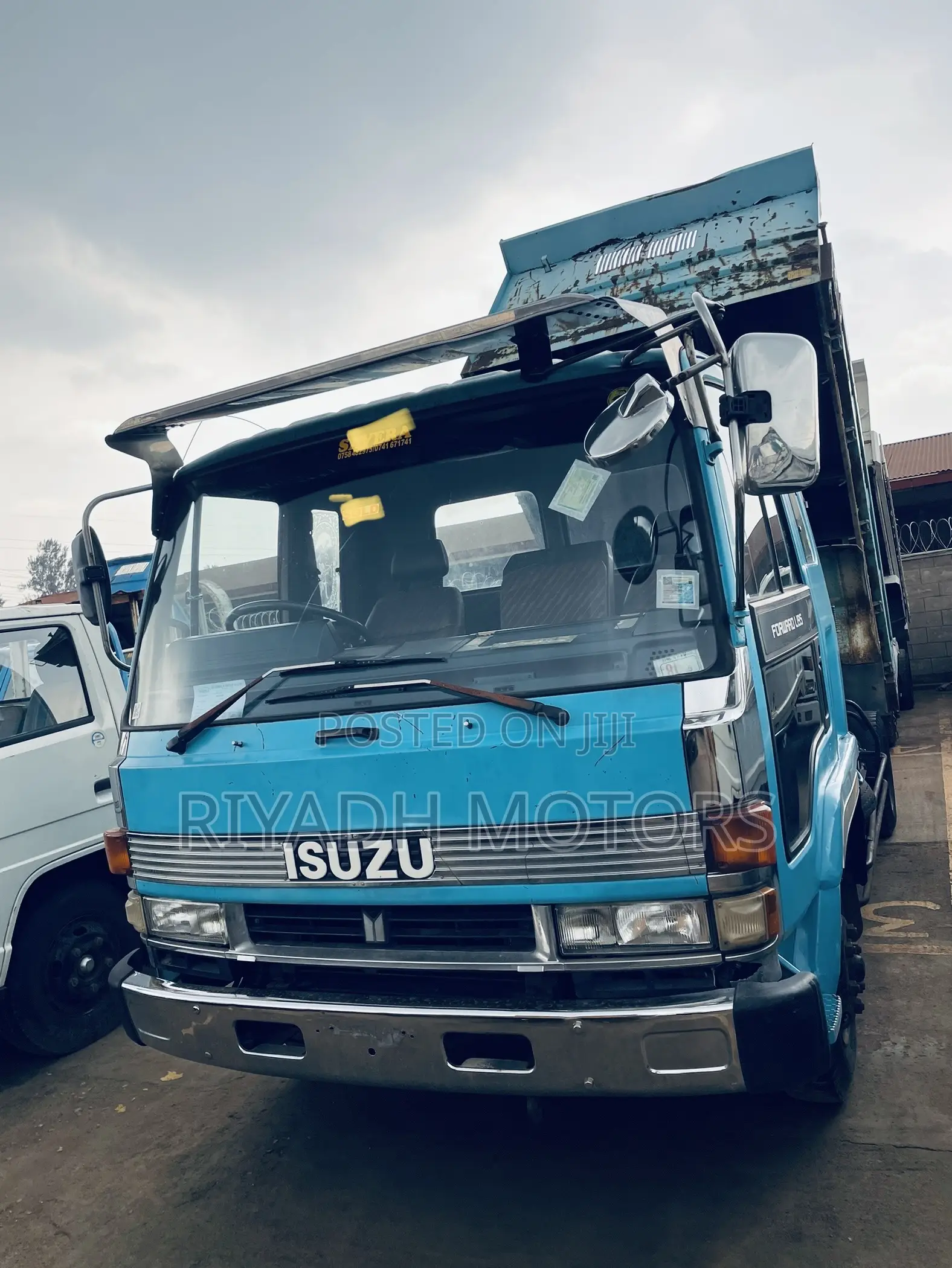 Isuzu Dumper