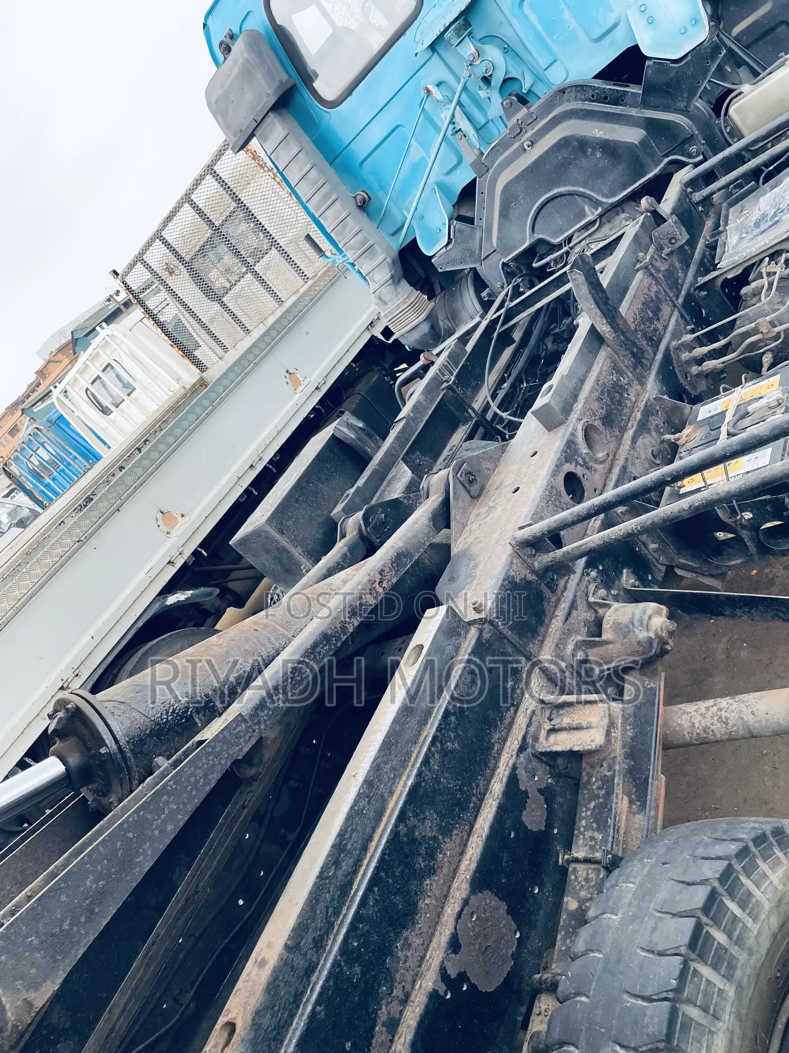 Isuzu Dumper