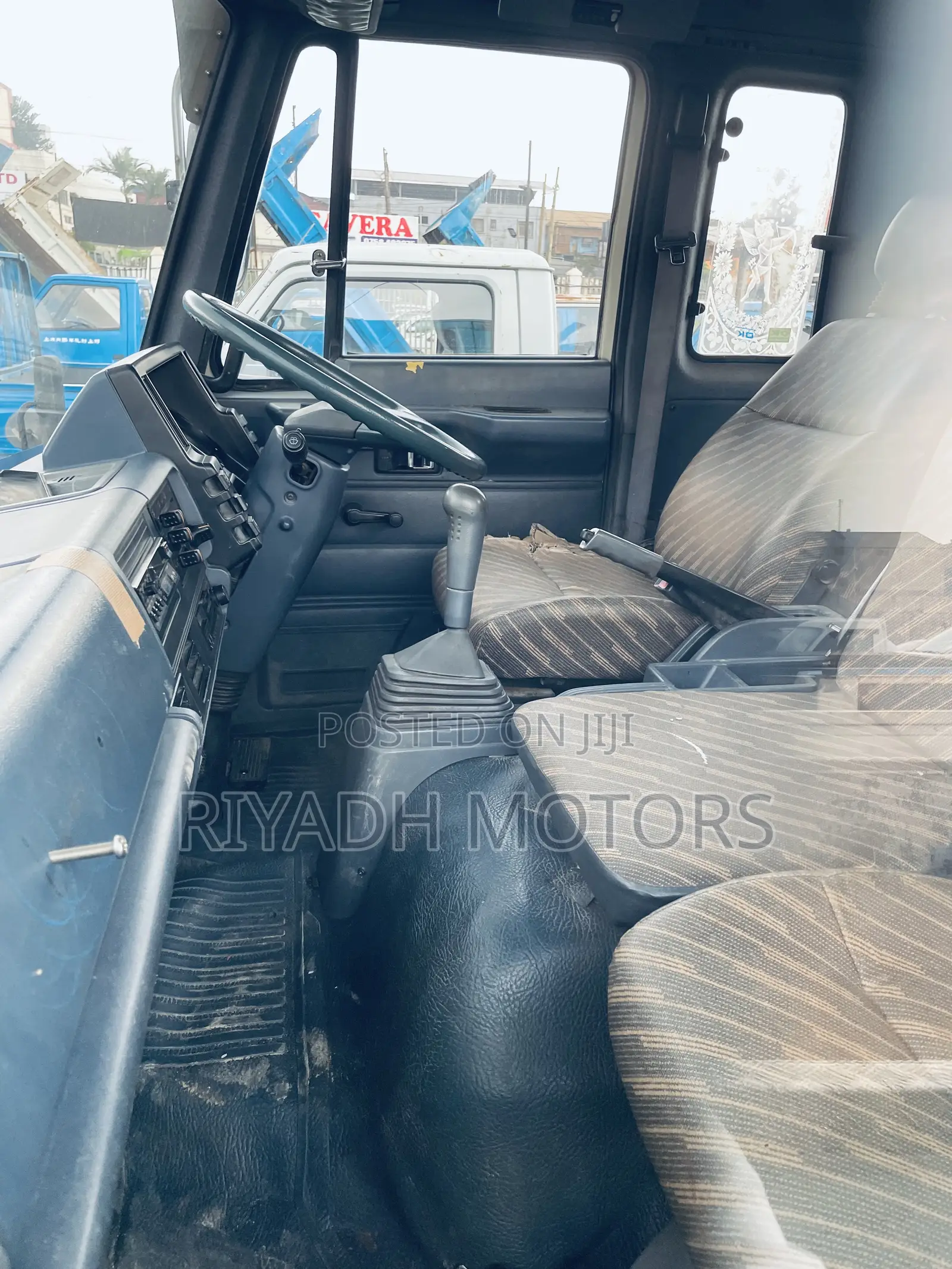 Isuzu Dumper