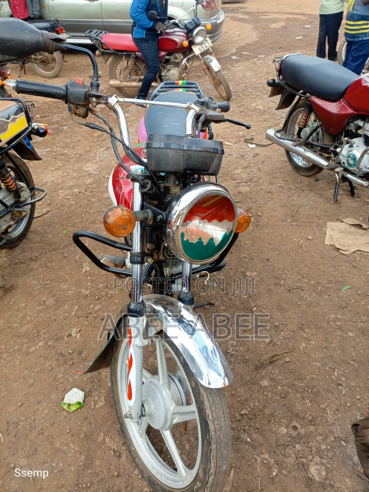 TVS HLX 125 2020 Red