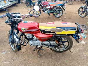 Bajaj Boxer 100 2022 Red