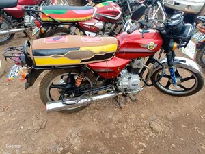 Bajaj Boxer 100 2022 Red