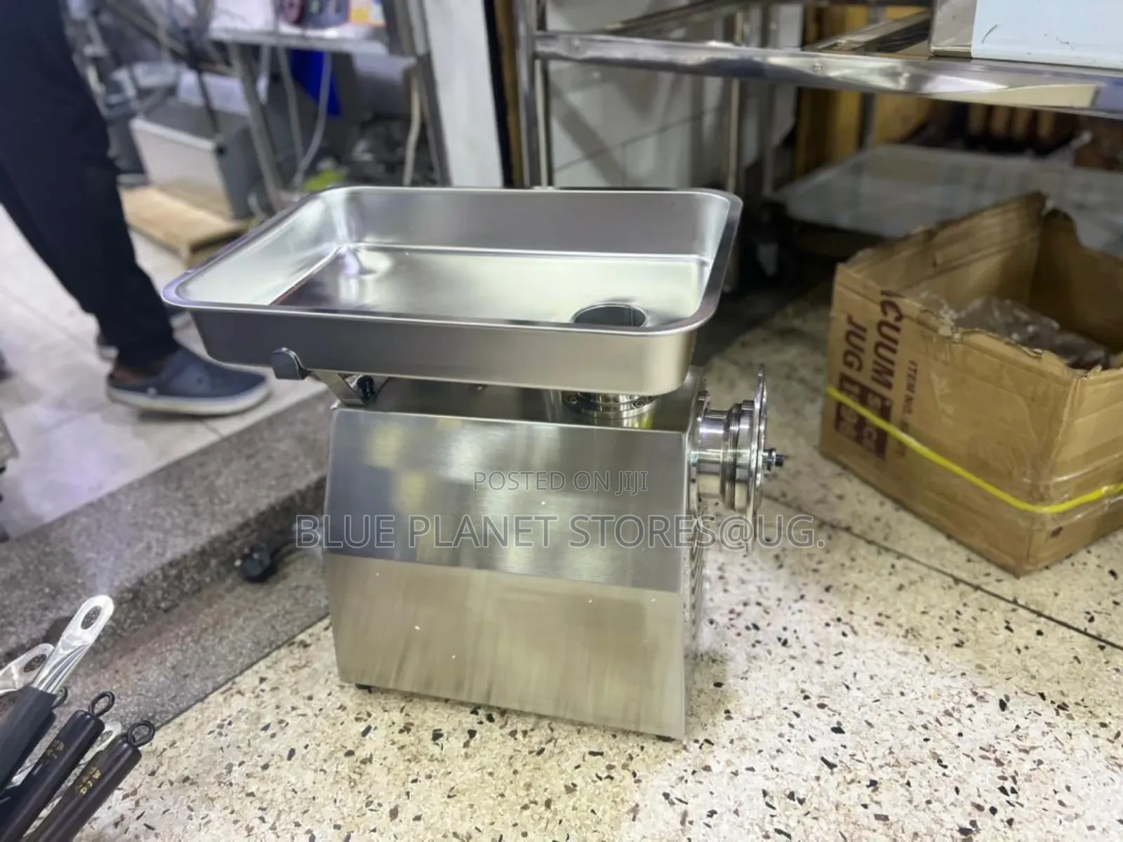 Heavy Duty Electric Meat Mincers/Grinders \\ 2200w \\ Tc-32t