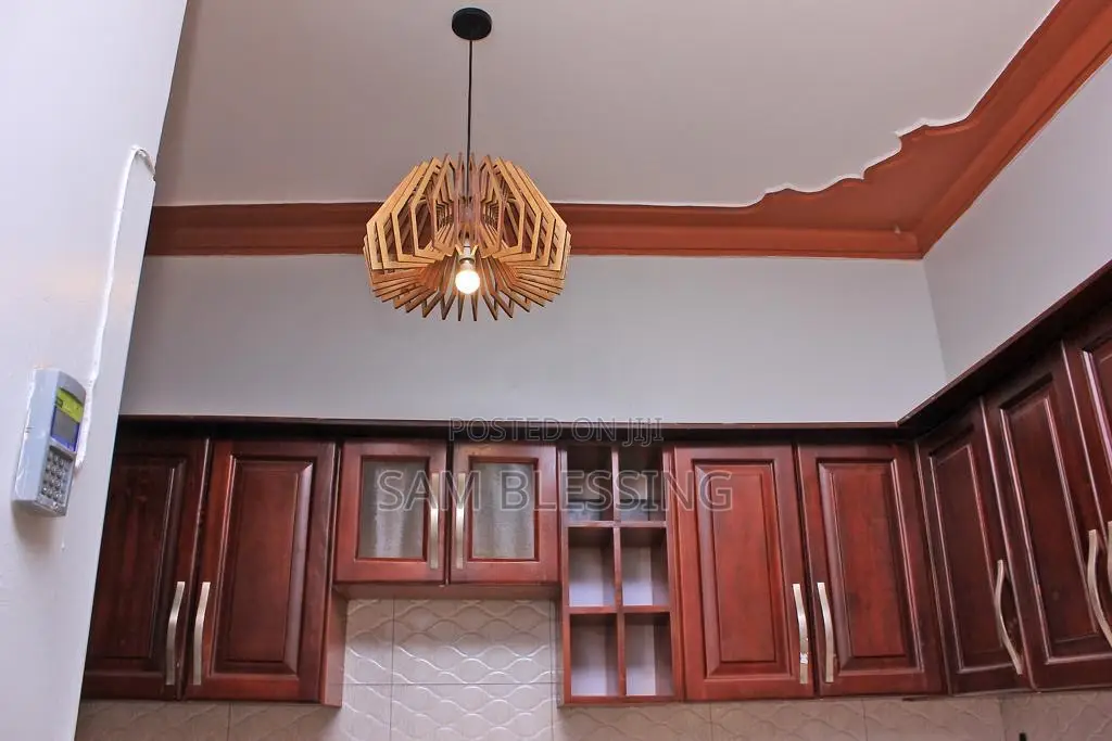3bdrm House in Kitende Kitovu, Central Division for sale