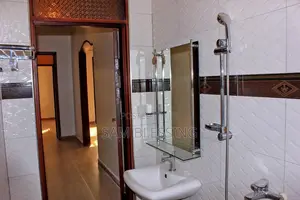 3bdrm House in Kitende Kitovu, Central Division for sale