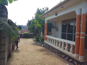 4bdrm Bungalow in Kira, Central Division for sale