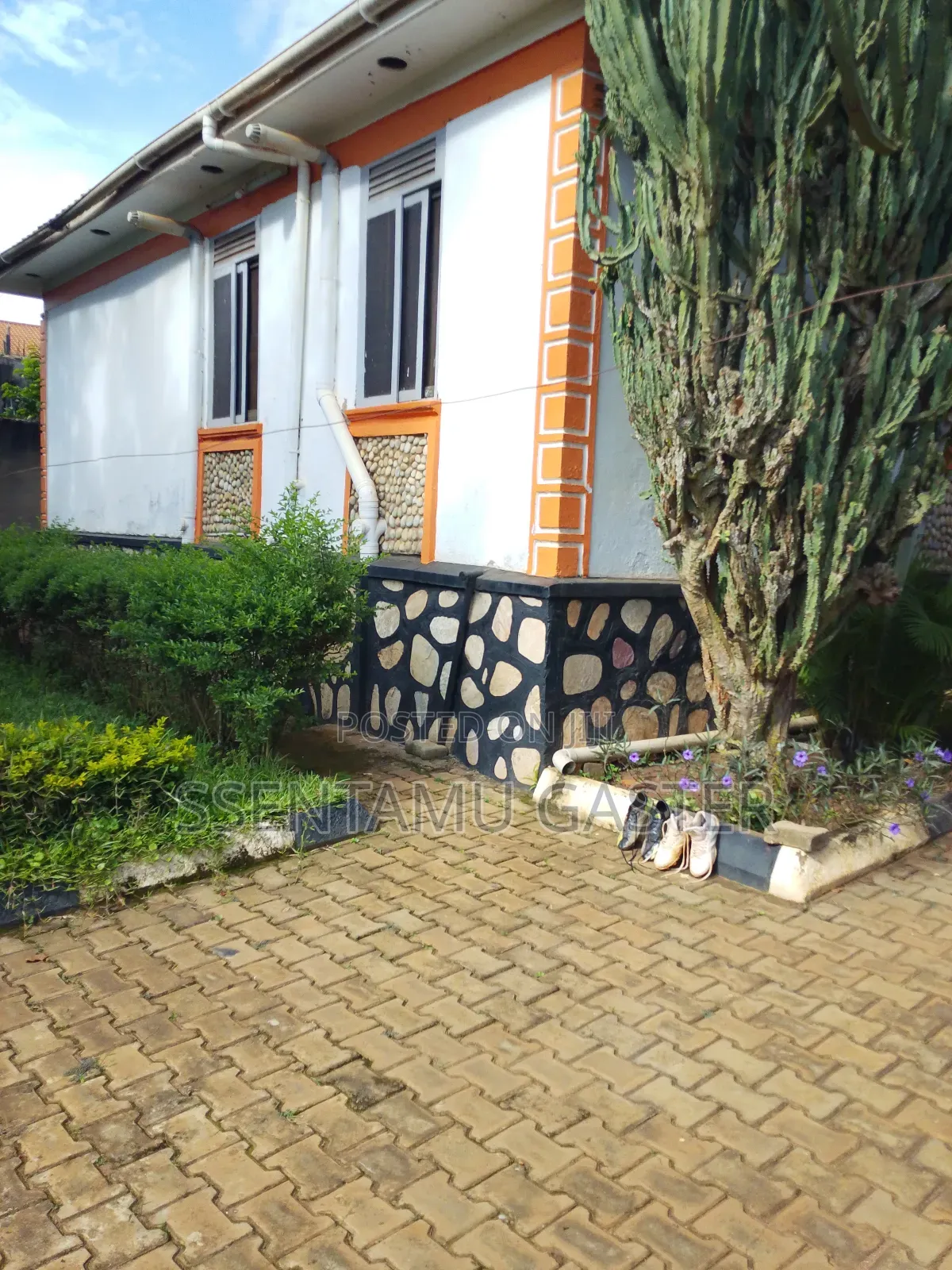 4bdrm Bungalow in Kira, Central Division for sale