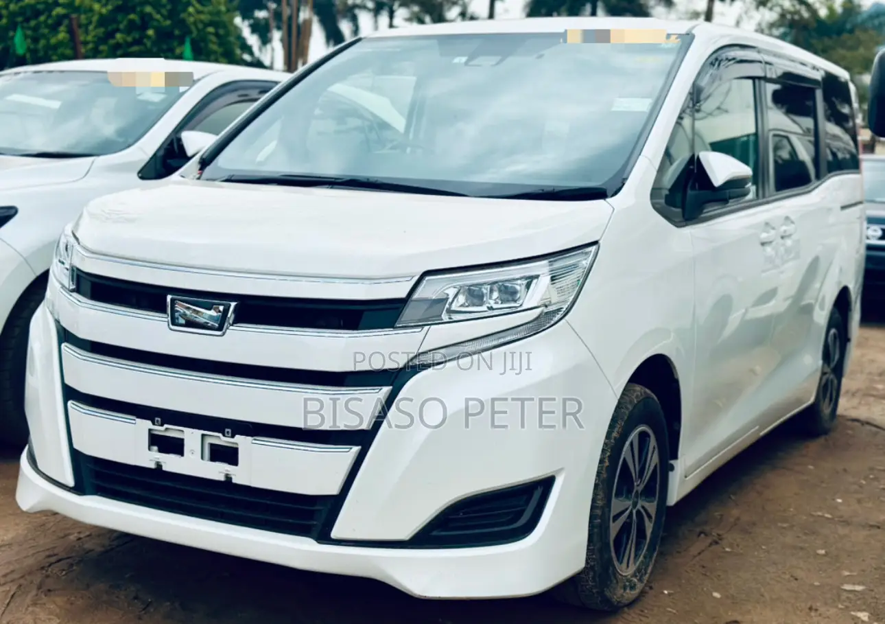 Toyota Noah 2.0 AWD (8 Seater) 2019 White