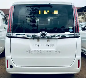 Toyota Noah 2.0 AWD (8 Seater) 2019 White