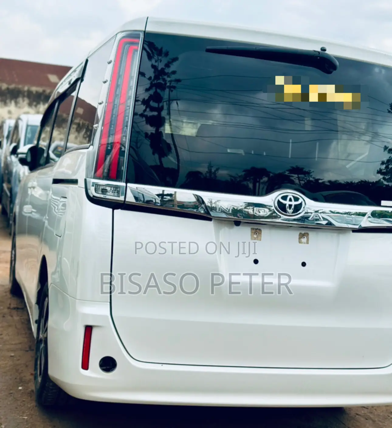 Toyota Noah 2.0 AWD (8 Seater) 2019 White