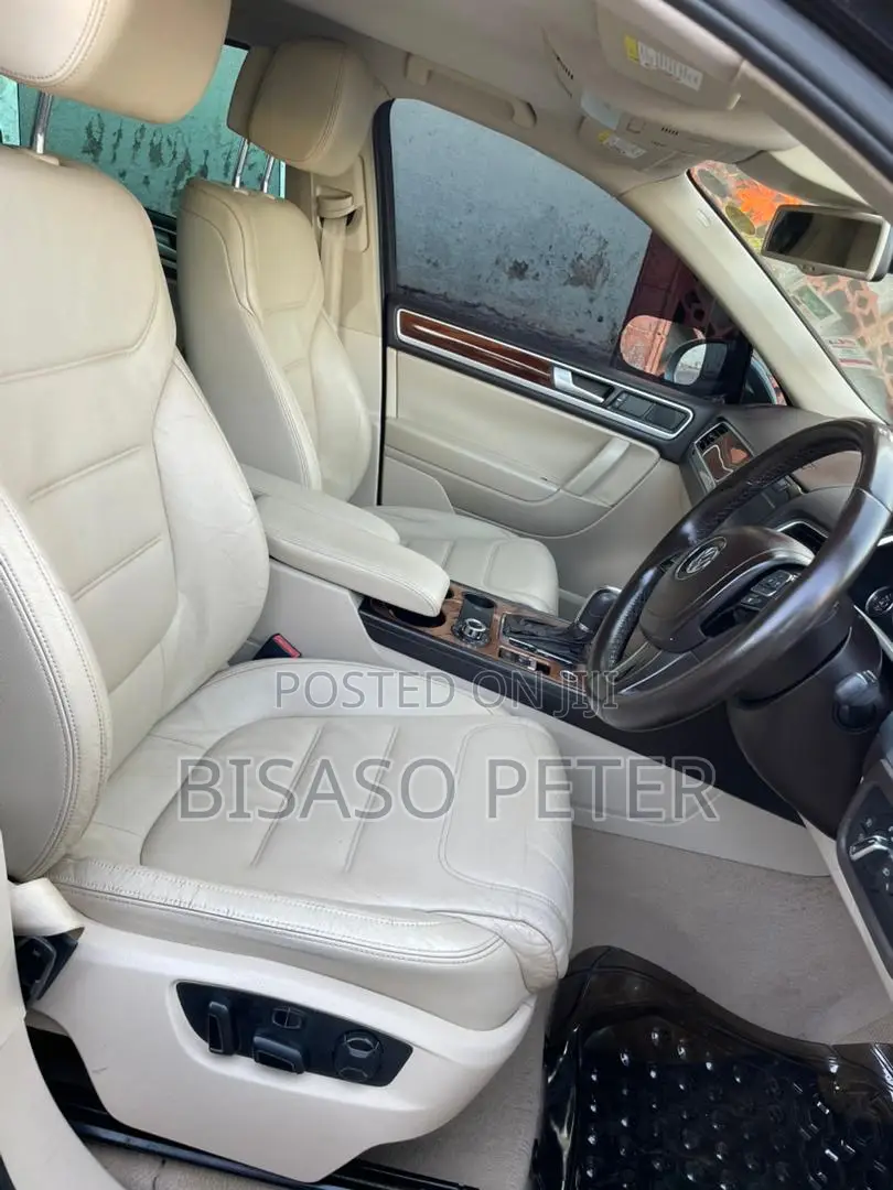 Volkswagen Touareg V6 Sport 2013 Black