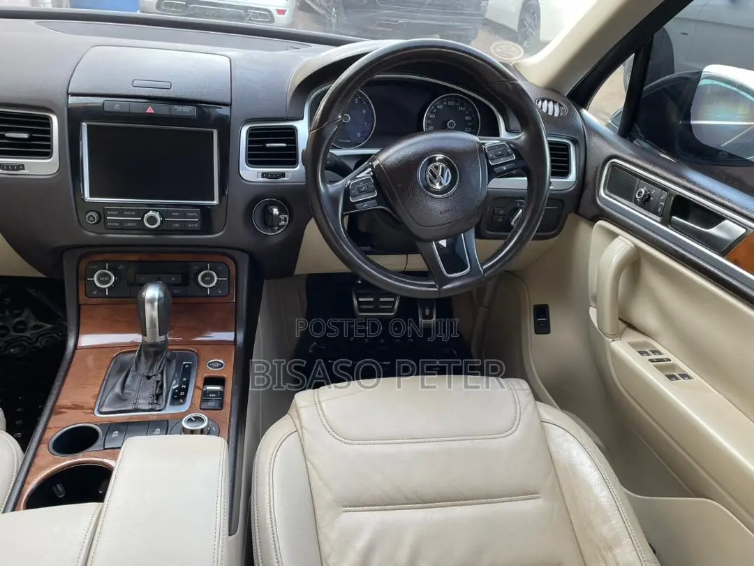 Volkswagen Touareg V6 Sport 2013 Black