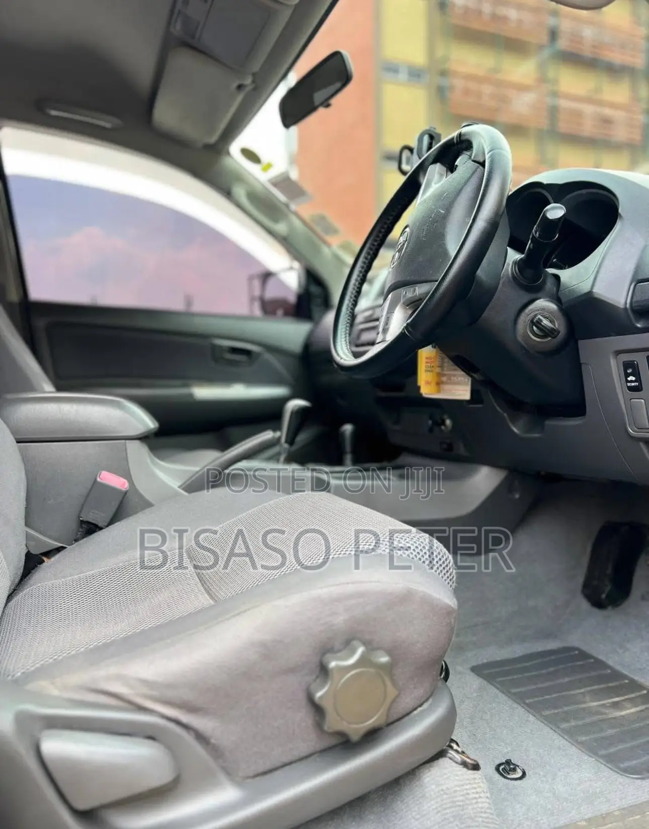 Toyota Hilux 2.5 D-4D 4X4 SRX 2011 Gold