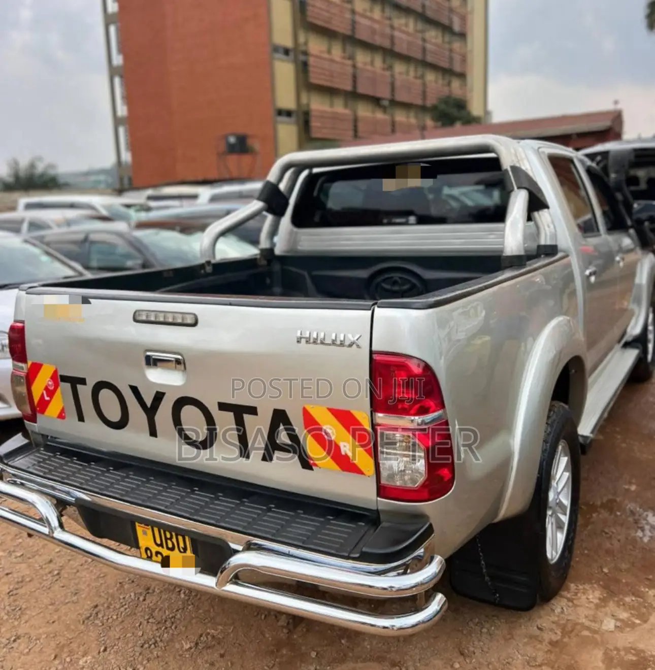 Toyota Hilux 2.5 D-4D 4X4 SRX 2011 Gold