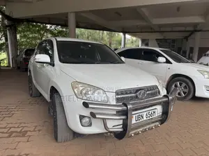 Toyota RAV4 2010 White