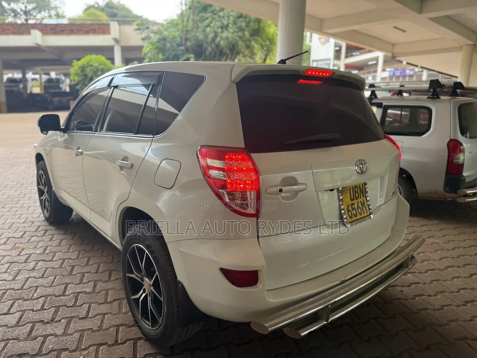 Toyota RAV4 2010 White