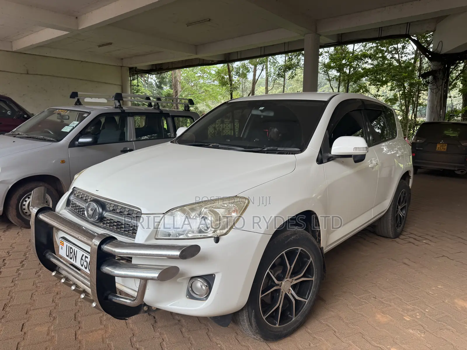 Toyota RAV4 2010 White