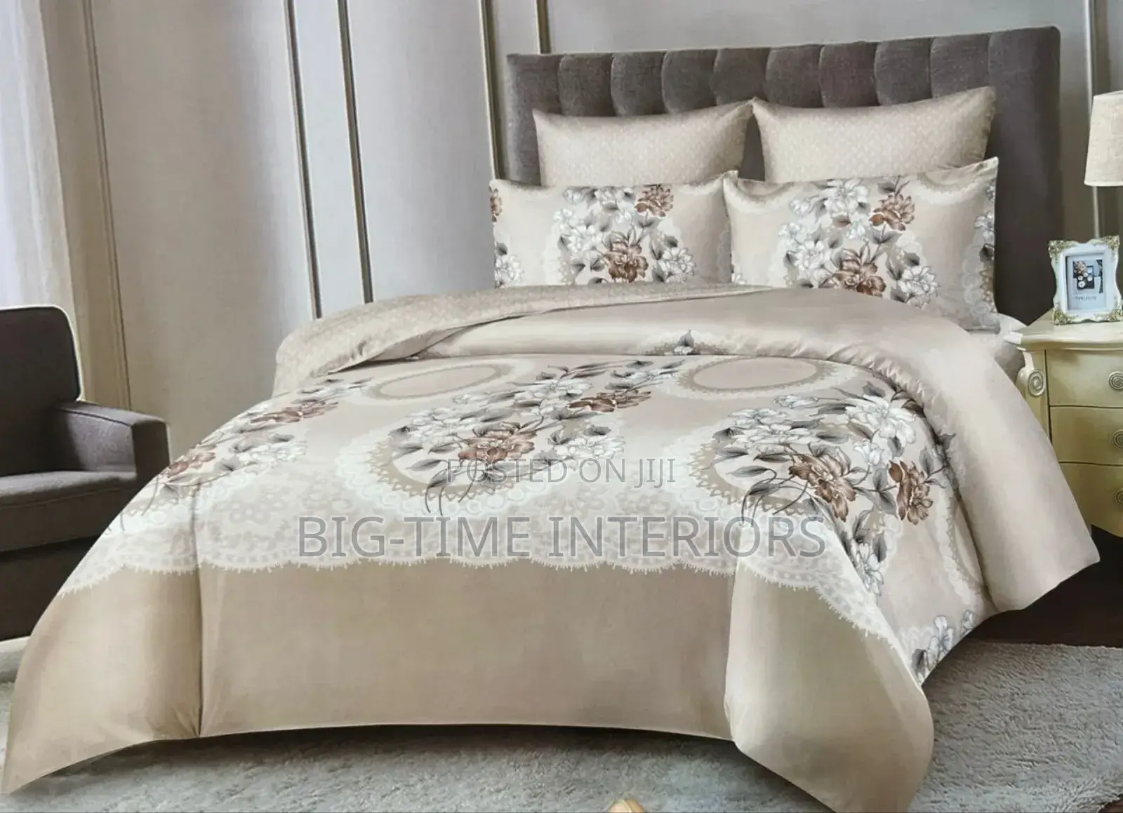 Minimalistic Cream 6*6 Duvet Set