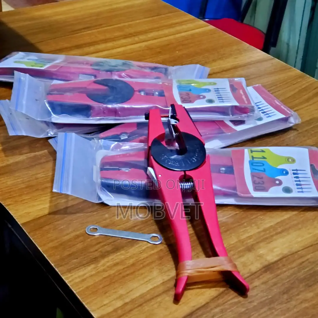 Cattle Tag Applicator 5