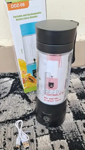 Black Portable and Rechargeable Juice Blender