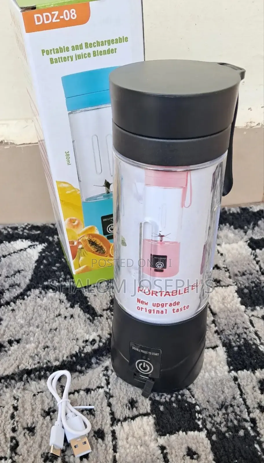 Black Portable and Rechargeable Juice Blender