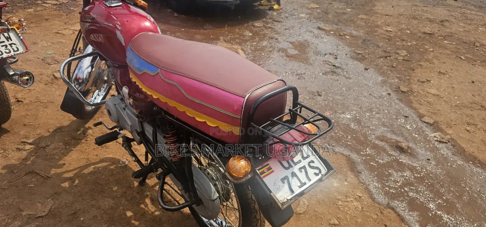 Bajaj Boxer 100 2023 Red