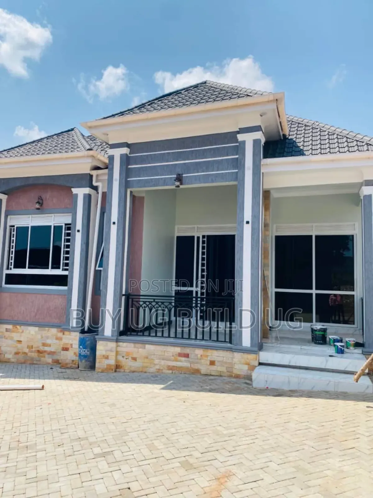 3bdrm Bungalow in Kitende Entebbe Road, Central Division for sale