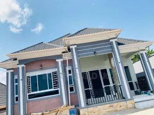 3bdrm Bungalow in Kitende Entebbe Road, Central Division for sale