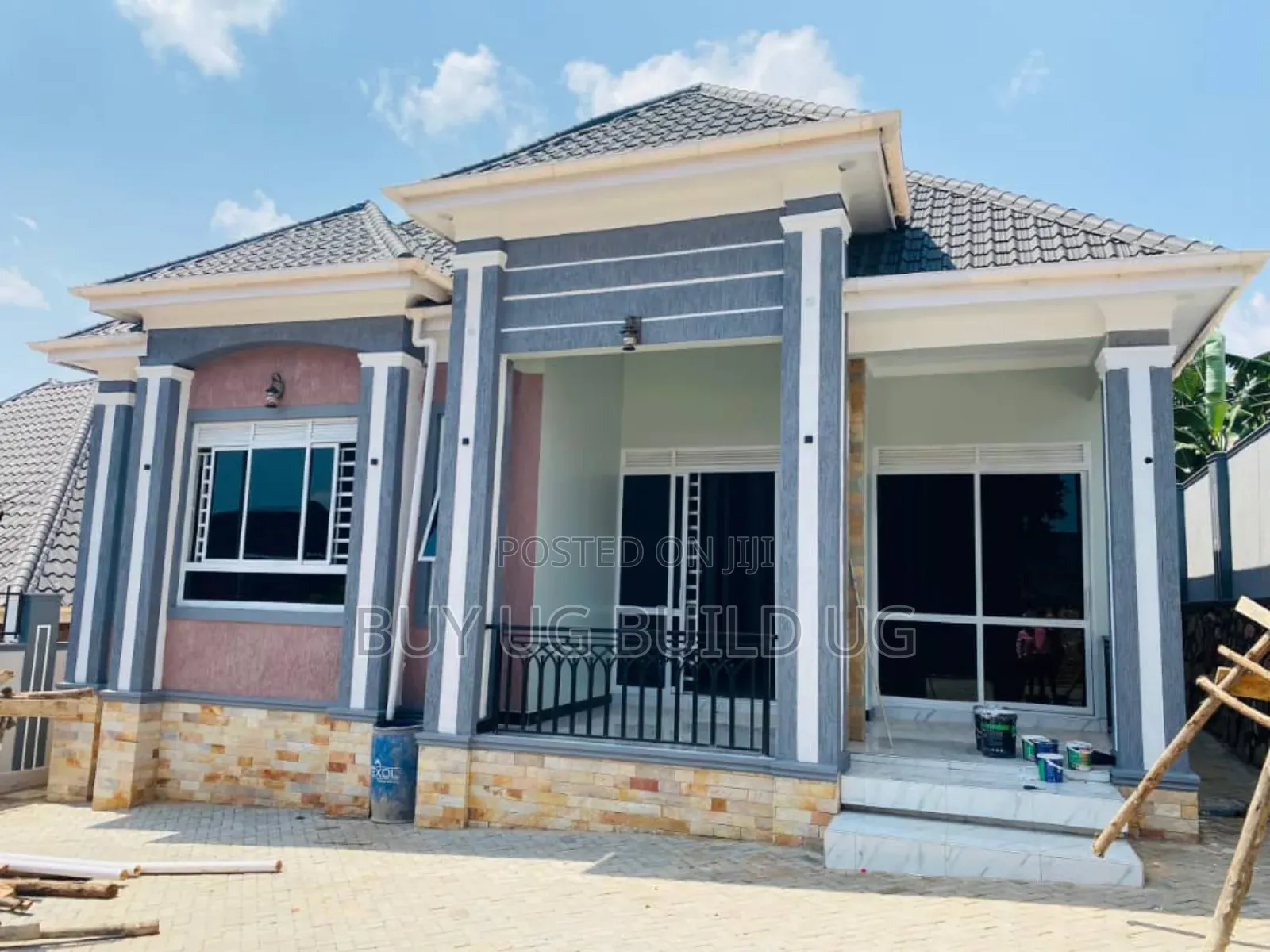 3bdrm Bungalow in Kitende Entebbe Road, Central Division for sale