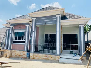 3bdrm Bungalow in Kitende Entebbe Road, Central Division for sale