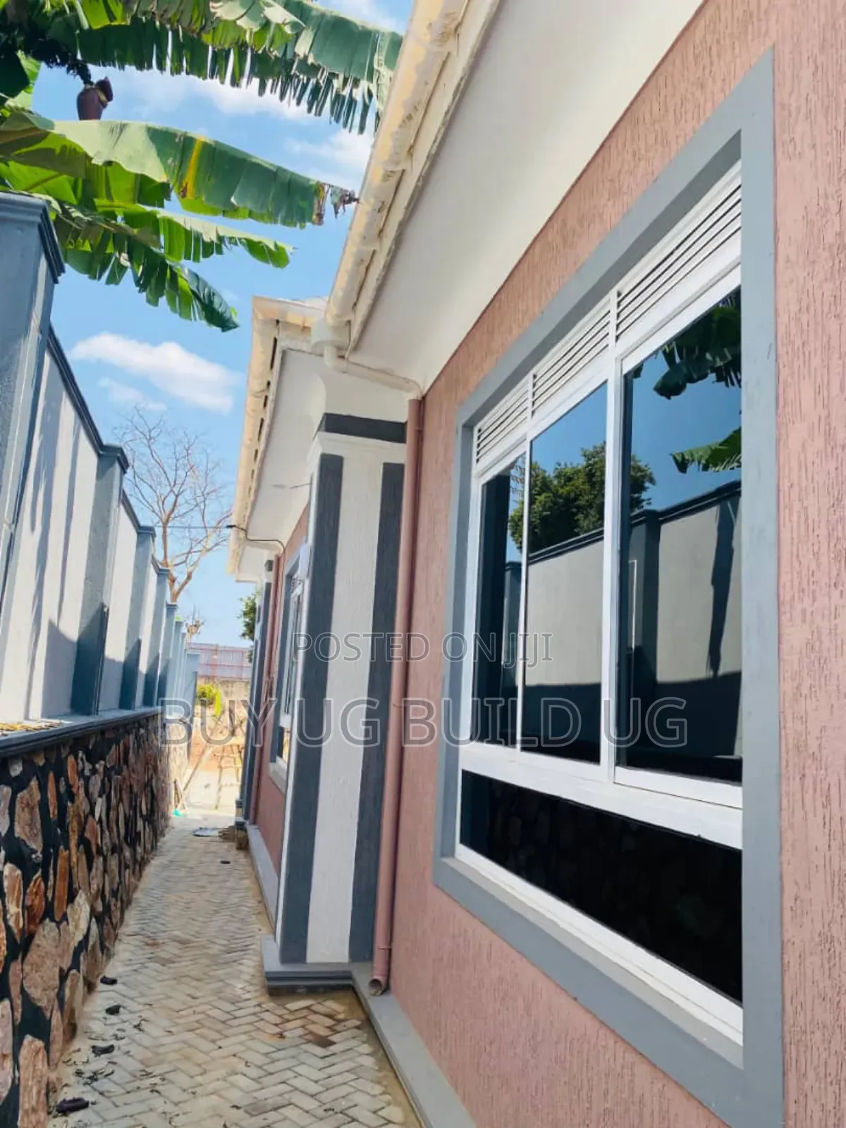3bdrm Bungalow in Kitende Entebbe Road, Central Division for sale