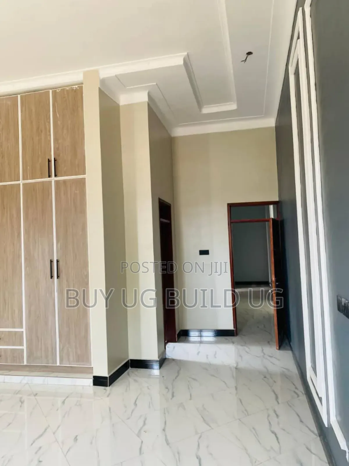3bdrm Bungalow in Kitende Entebbe Road, Central Division for sale