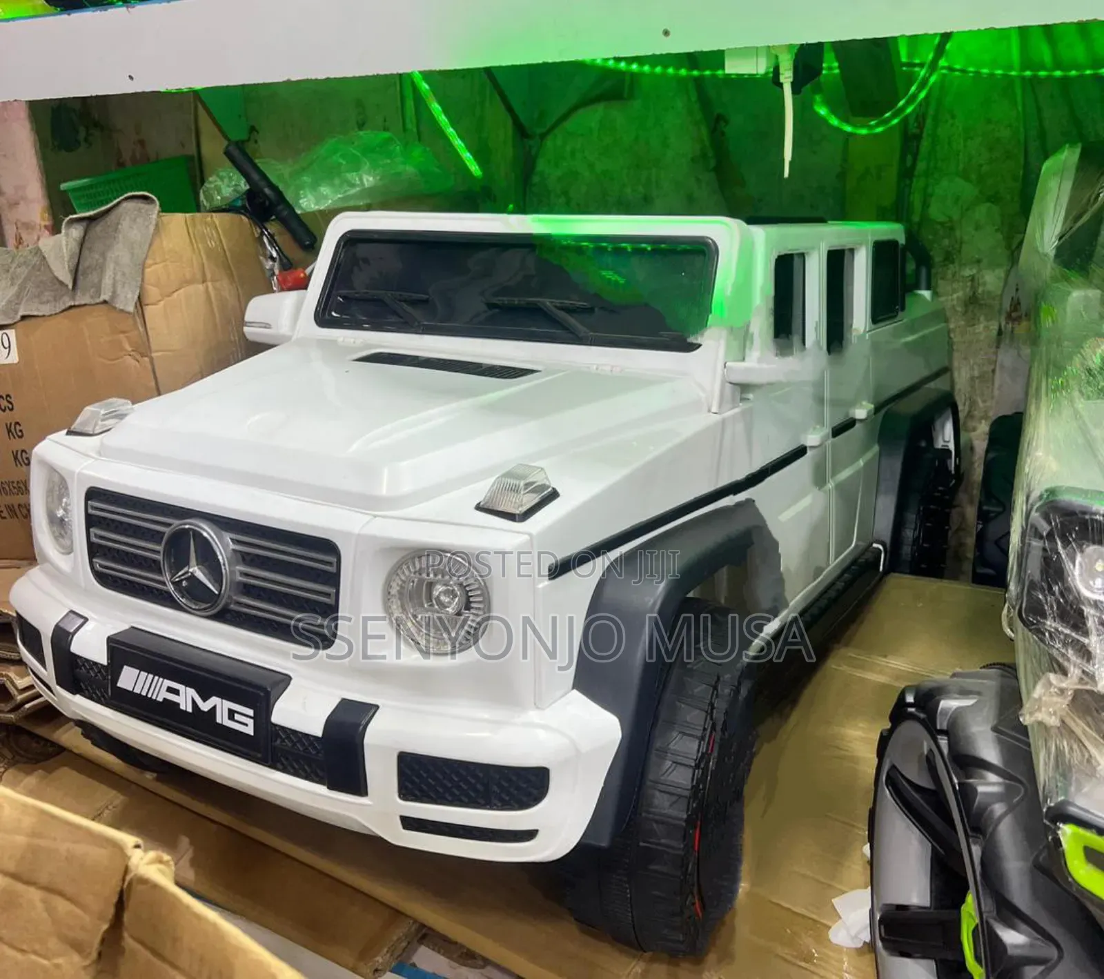 Mercedes-Benz G63 Kids Toy Car – White Ride-On, Rechargeable/ Remote.