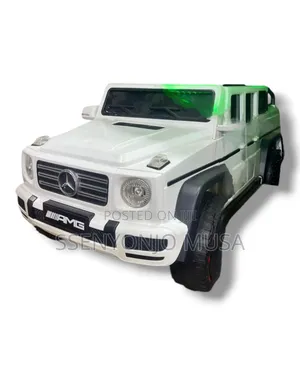 Mercedes-Benz G63 Kids Toy Car – White Ride-On, Rechargeable/ Remote.