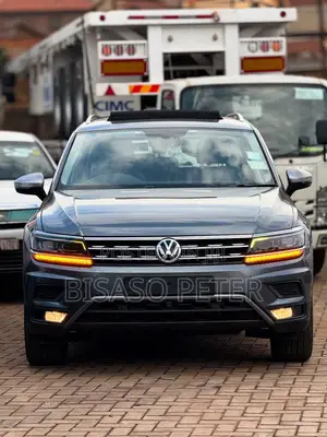 Volkswagen Tiguan 2.0T Sport AWD 4MOTION 2017 Gray