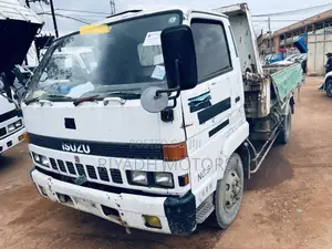 Isuzu Tipper