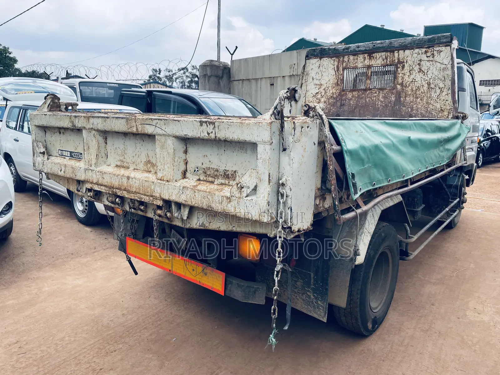 Isuzu Tipper