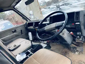 Isuzu Tipper