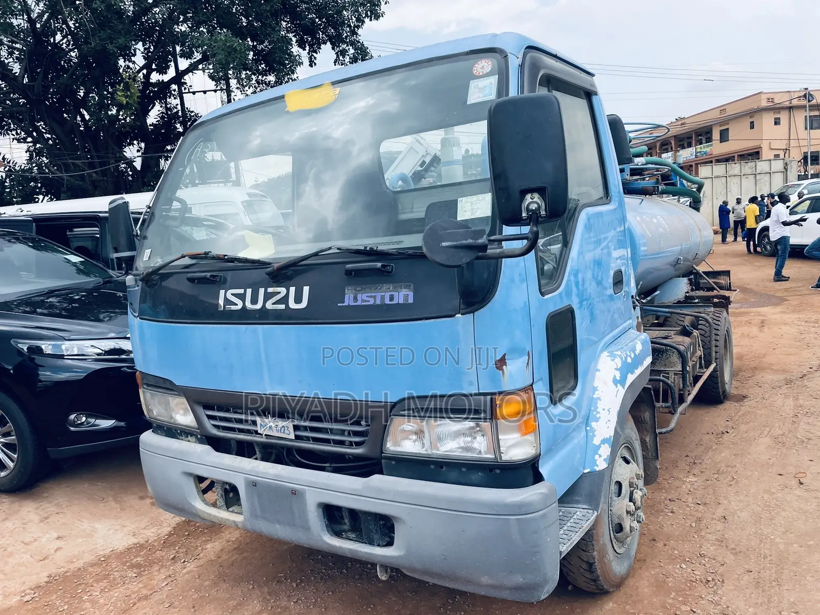 Isuzu Juston