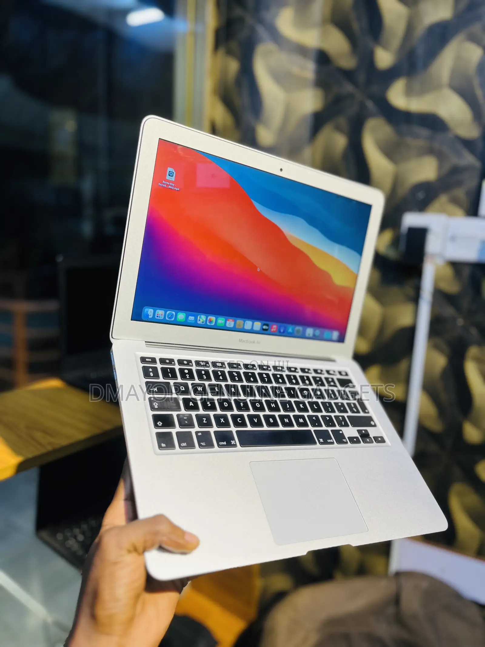 New Laptop Apple MacBook 2014 4GB Intel Core I5 SSD 512GB