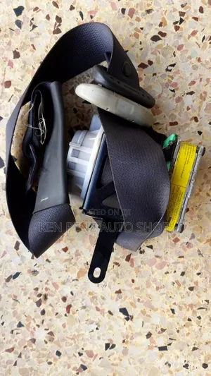 Toyota Vitz and Fielder 2016 Seat Belt