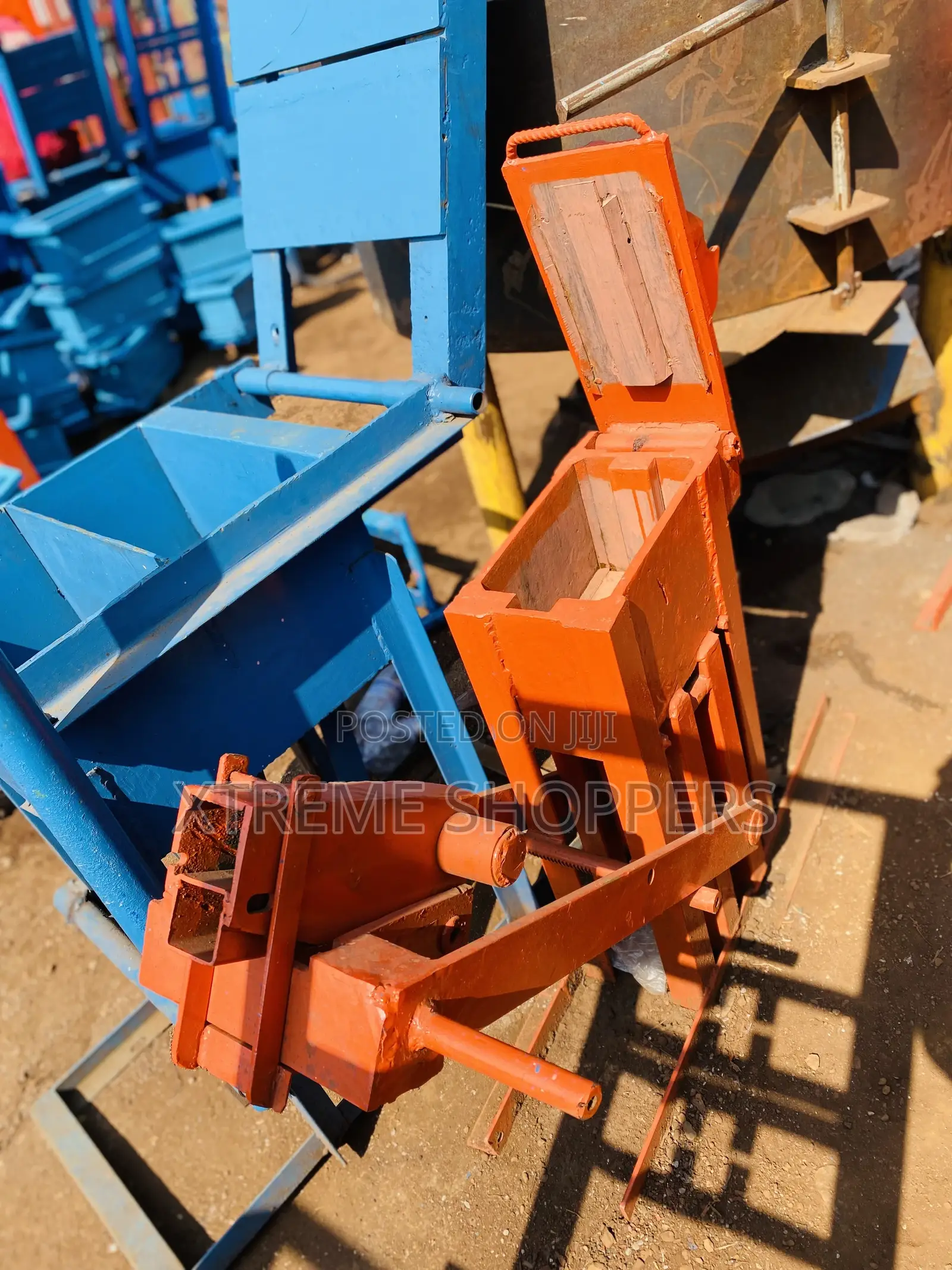 Outlet Seller / Interlocking Block Machines / Less Capital