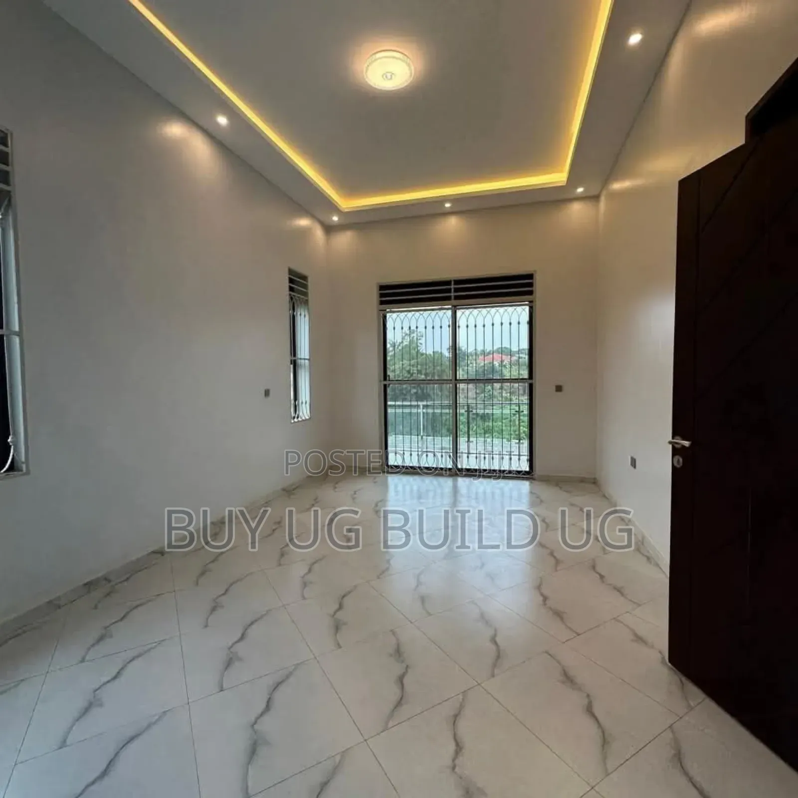 6bdrm Maisonette in Kira Mamelto Road, Central Division for sale
