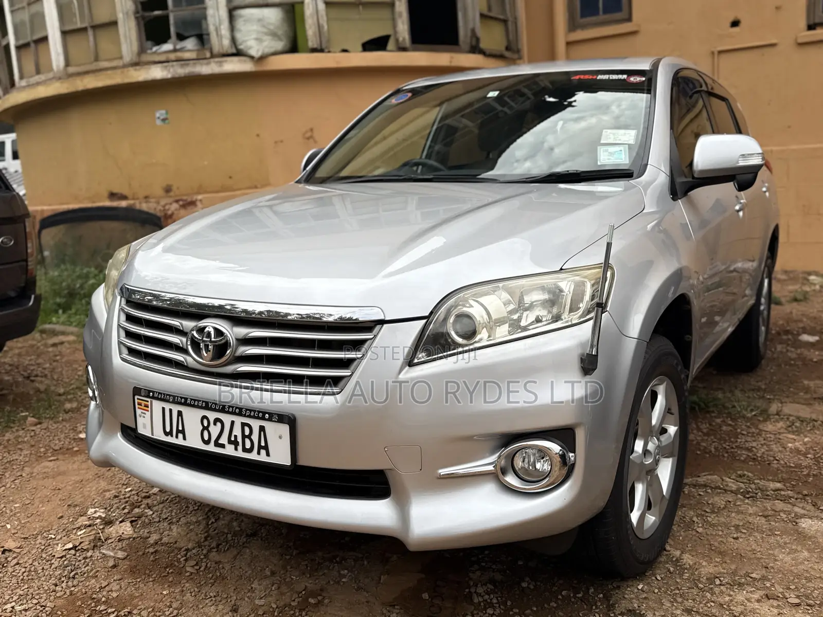 Toyota Vanguard 2011 Silver