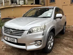 Toyota Vanguard 2011 Silver